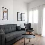 Uni Island - Metropolis Suites